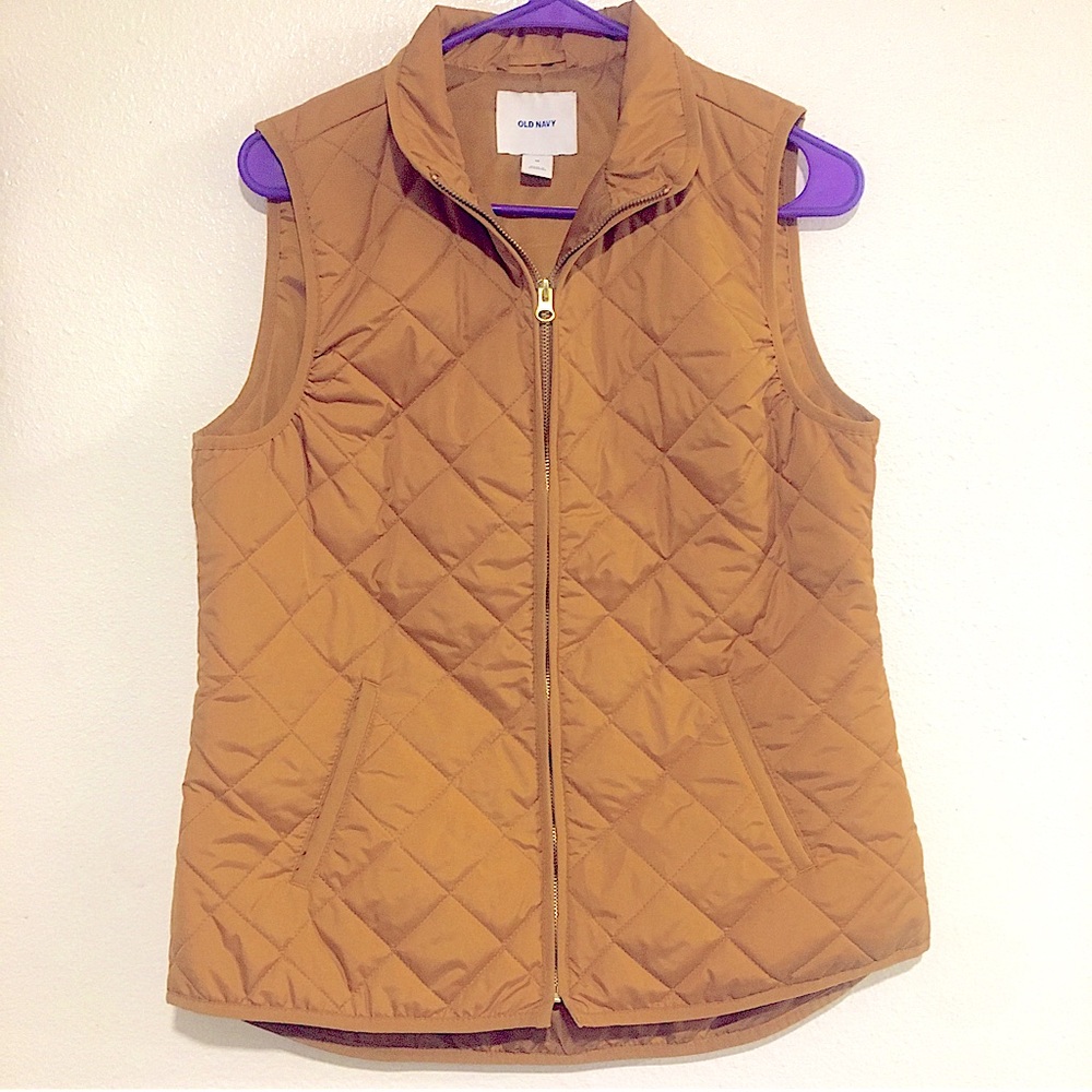 Old Navy Quilted Vest NWOT Size M